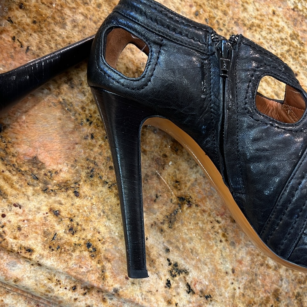 Givenchy Beautiful Barely Worn Open Toe Heels! - image 6